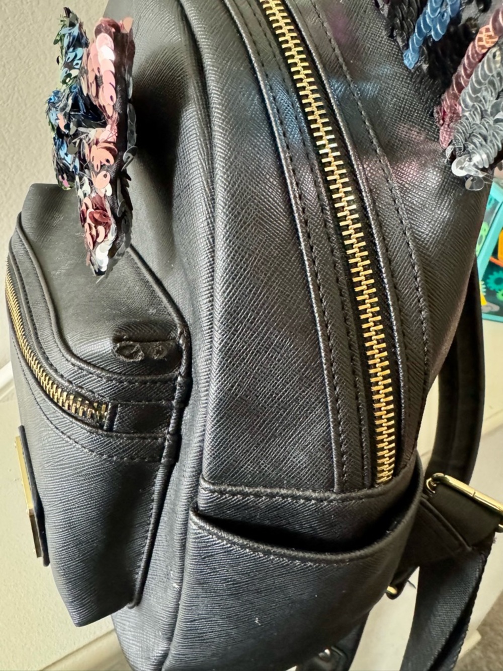 Loungefly Disney Minnie Mouse Rainbow Sequin Mini Backpack - Picture 3 of 4